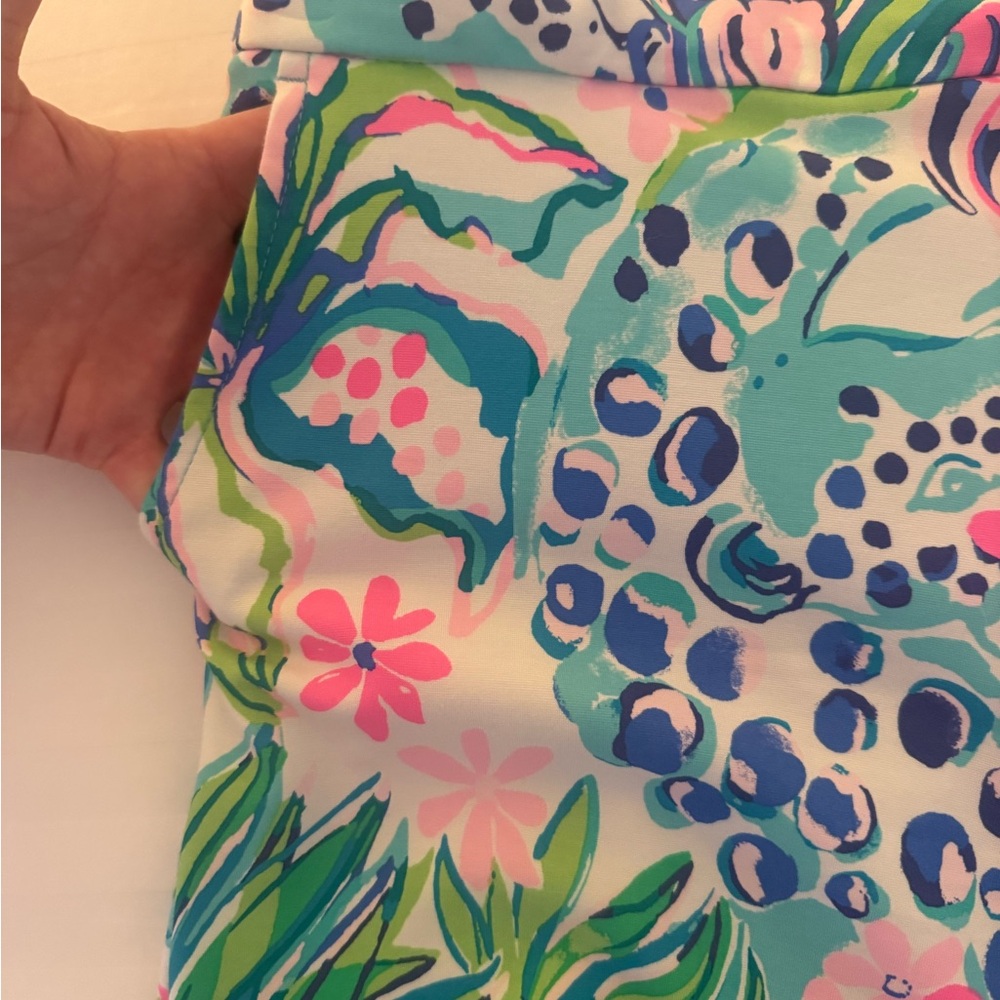 Lilly Pulitzer Blue and Pink Floral Women's Shorts - Picture 6 of 8